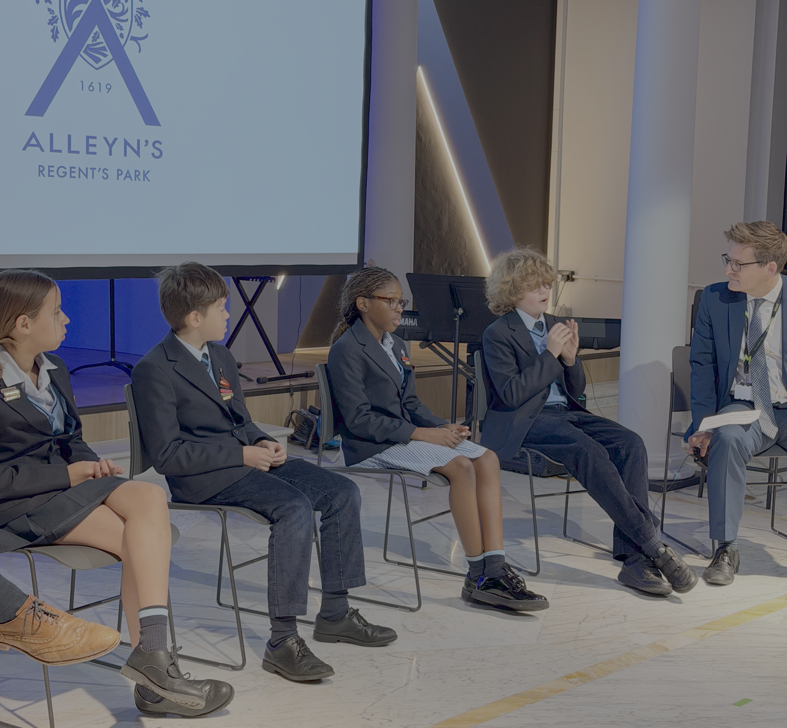 Discover Alleyn's